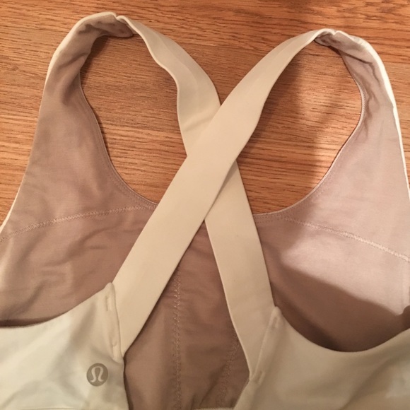 LULULEMON RUN STUFF YOUR BRA 111 - Picture 4 of 6